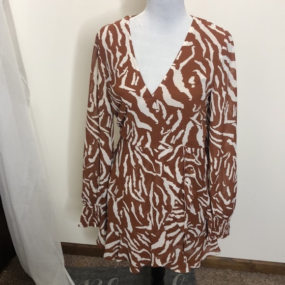V ery j brown and white sheer long sleeve mini dress size small - Picture 1 of 10